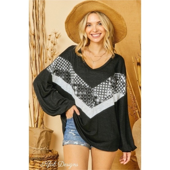 Tops - LAST 1! V Neck Black Multi Print Combo Super Soft Top!